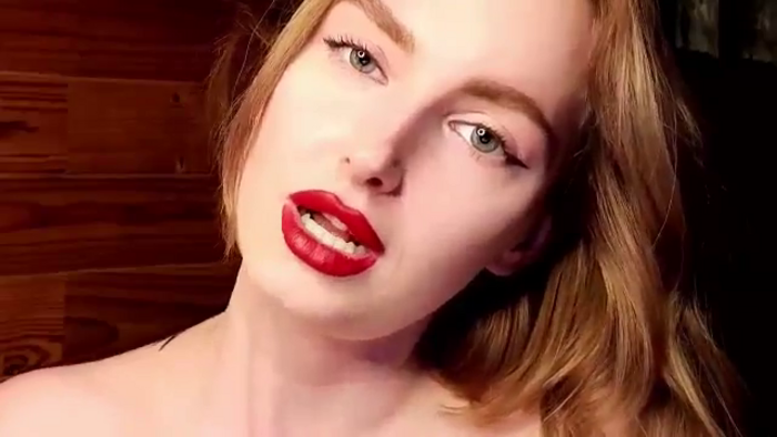 Red_Lips_Girl