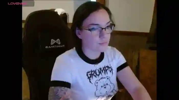 2025/05/05/mfc-bunnynextdoor-18-57-50