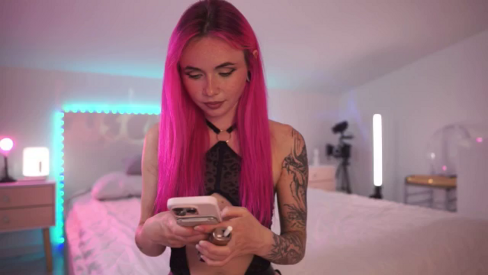 Sarah_Pink