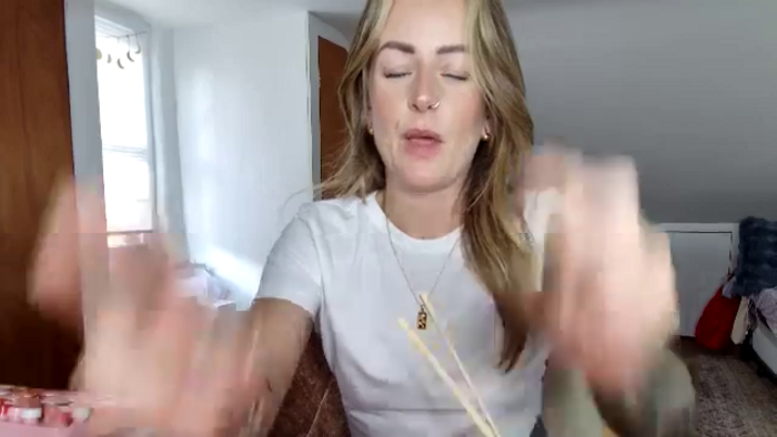 Lena_bee