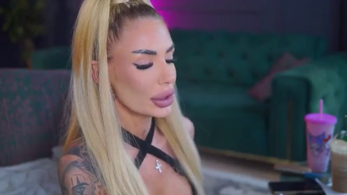 RaquelleVon