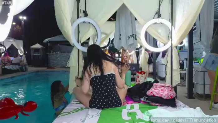 naughtybella_