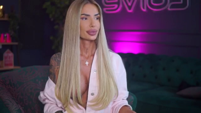 RaquelleVon