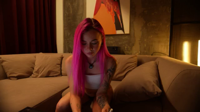 Sarah_Pink