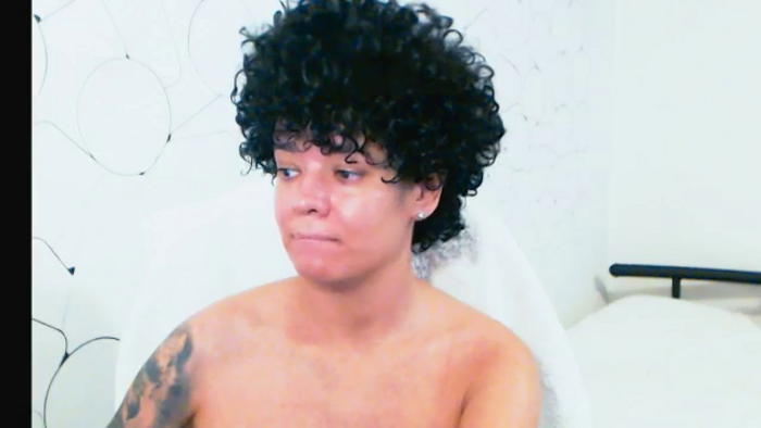 CurlyAnne_
