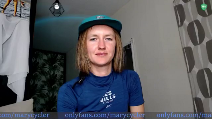 Ladyy_on_MTB