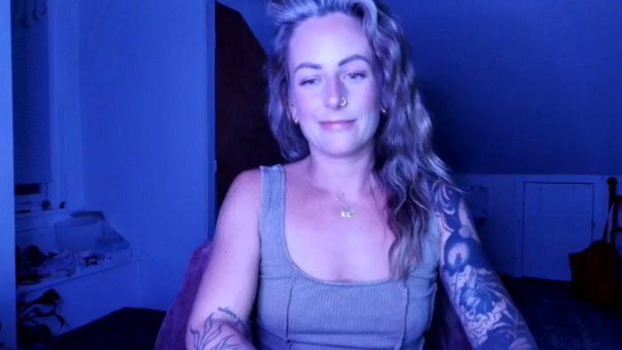 Lena_bee