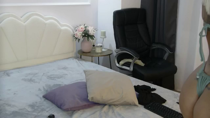 Shayblonde