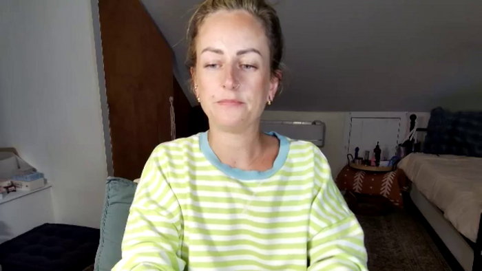 Lena_bee