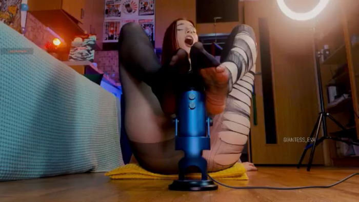Giantess_Eva