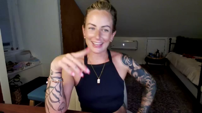 Lena_bee