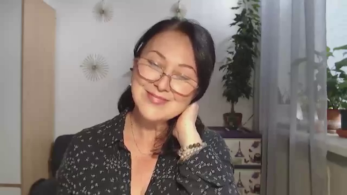 Lovely_Woman_