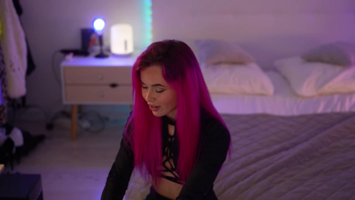 Sarah_Pink