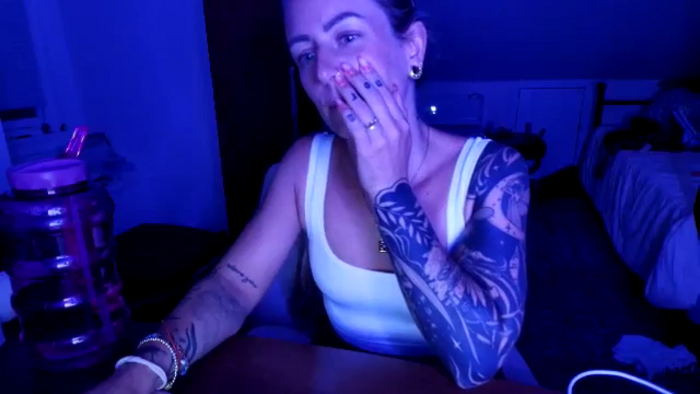 Lena_bee