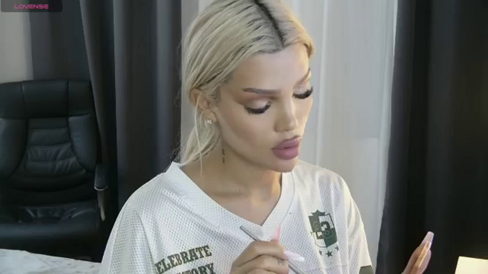 Shayblonde