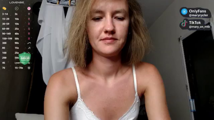 Ladyy_on_MTB