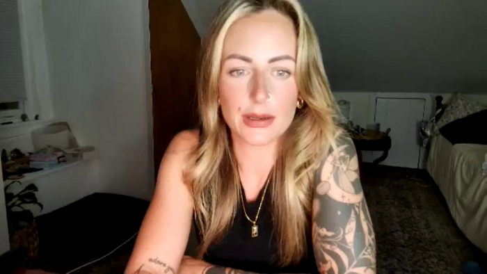 Lena_bee