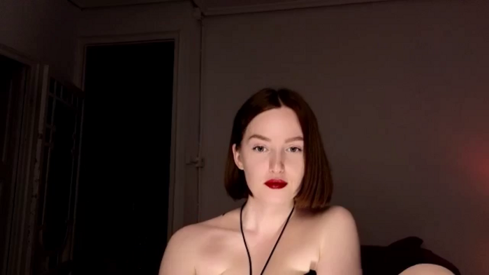 Red_Lips_Girl