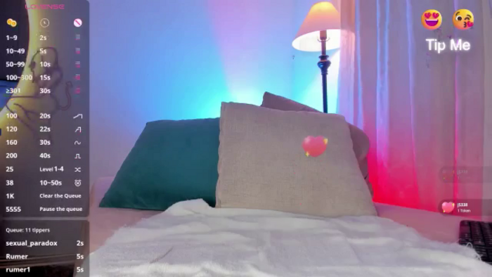 Laura_hills18