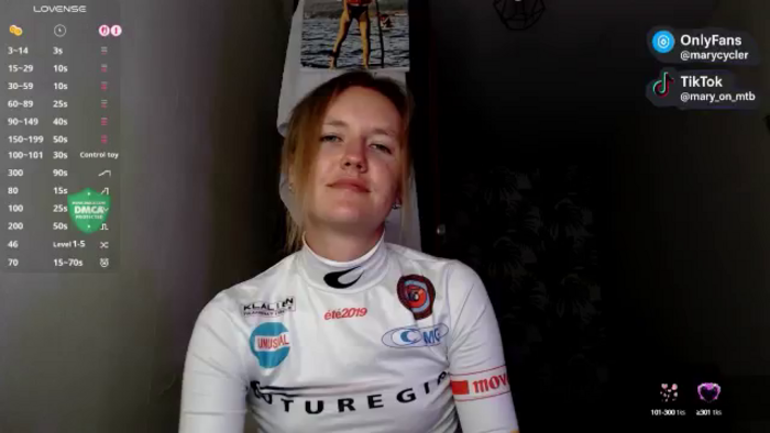 Ladyy_on_MTB