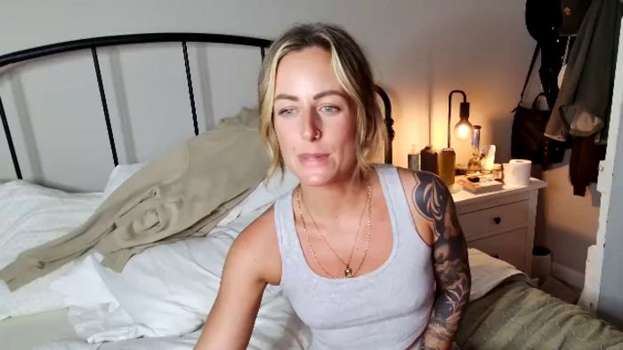 Lena_bee