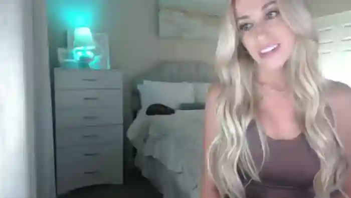 2025/08/05/mfc-queen_bambii-04-53-26