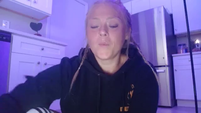 SneakyAlice