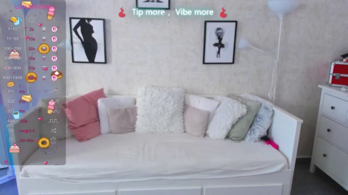 LindsayDee