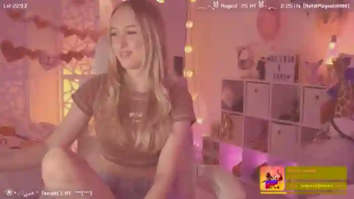 2025/08/14/mfc-oliviaxfaye-03-31-55