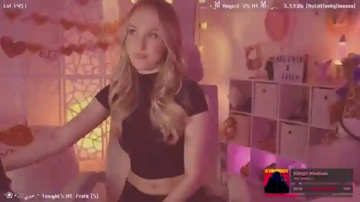 2025/08/20/mfc-oliviaxfaye-03-02-35