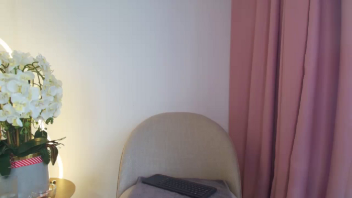 Luxie_
