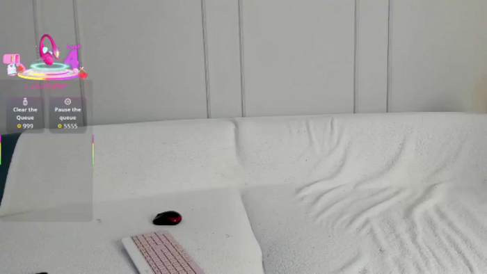 ShyEyesBlondy