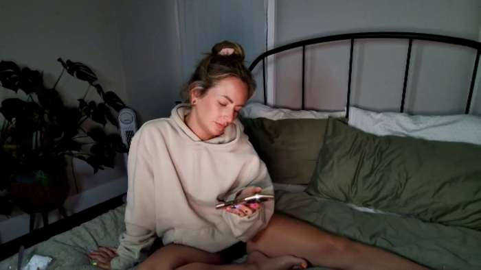 Lena_bee