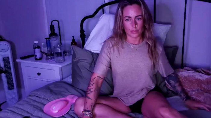 Lena_bee
