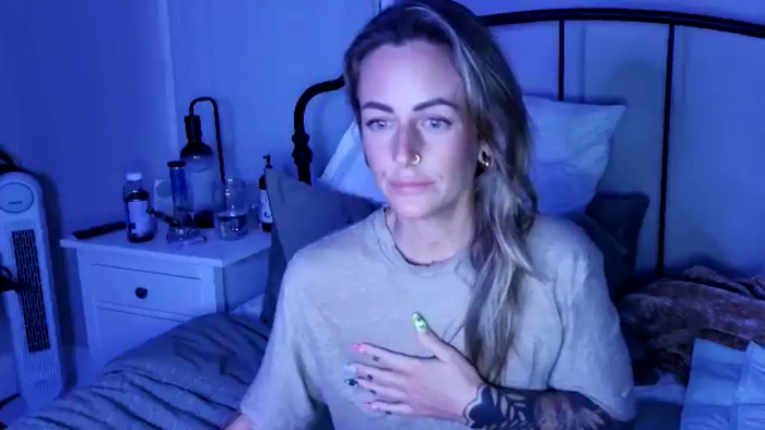 Lena_bee