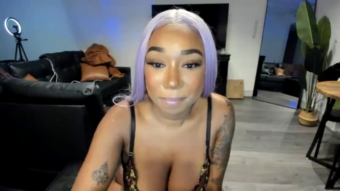 LuxeDoll