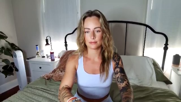 Lena_bee
