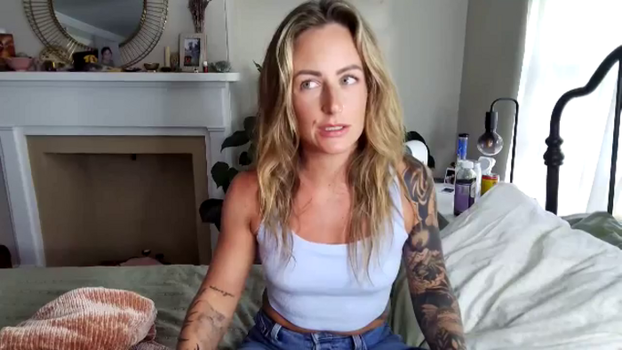 Lena_bee