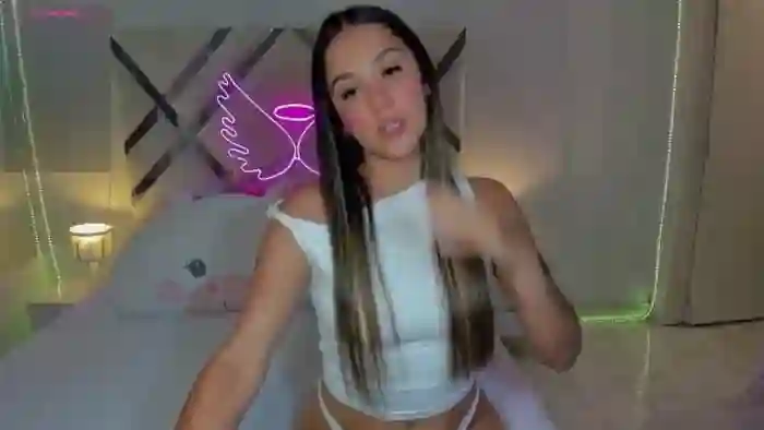 2025/09/02/mfc-cute_desiree-01-04-27