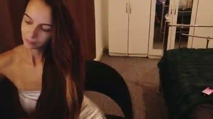 2025/09/04/mfc-karlaolivia-11-48-44