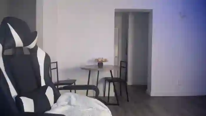 2025/09/09/mfc-krystalblake-04-33-34
