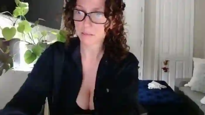 2025/09/11/mfc-sarah_stark-11-35-08