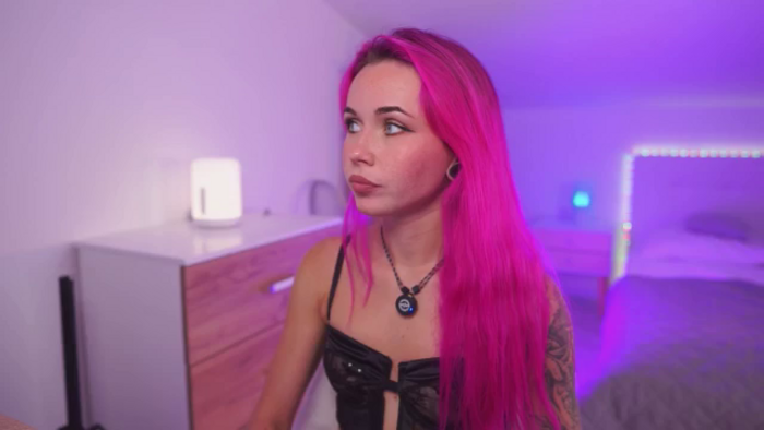 Sarah_Pink