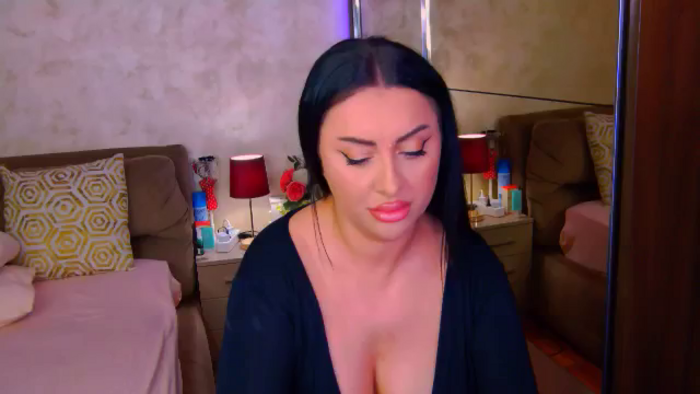 Busty_Cristal