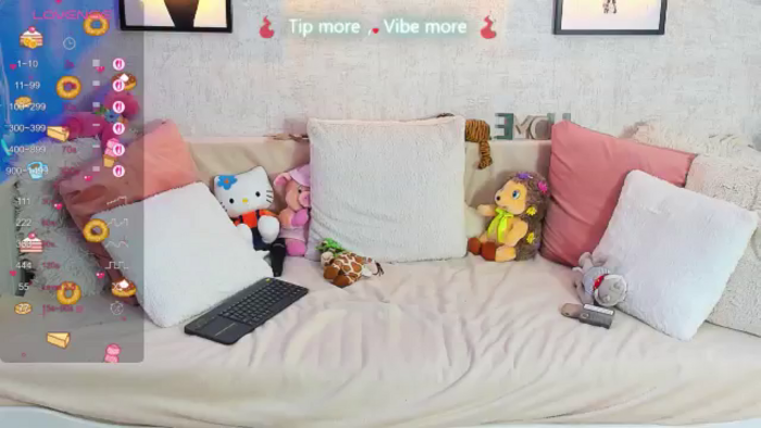 LindsayDee