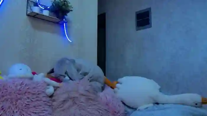 2025/09/18/mfc-misslilie-04-08-01