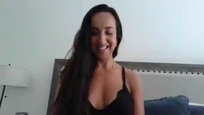 2025/09/23/mfc-sarenajones-20-00-07