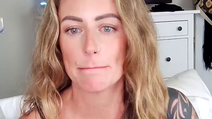 Lena_bee