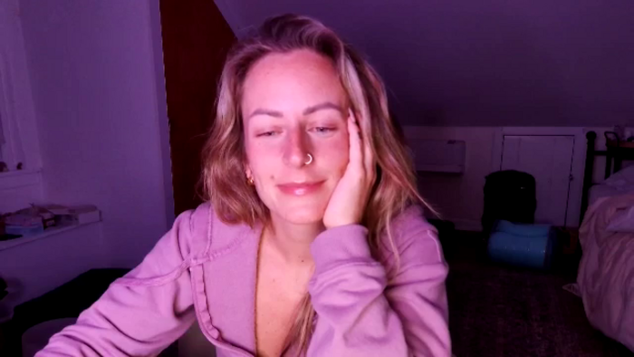 Lena_bee