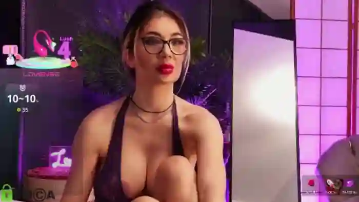 2025/10/04/mfc-oliviahawn-20-52-14